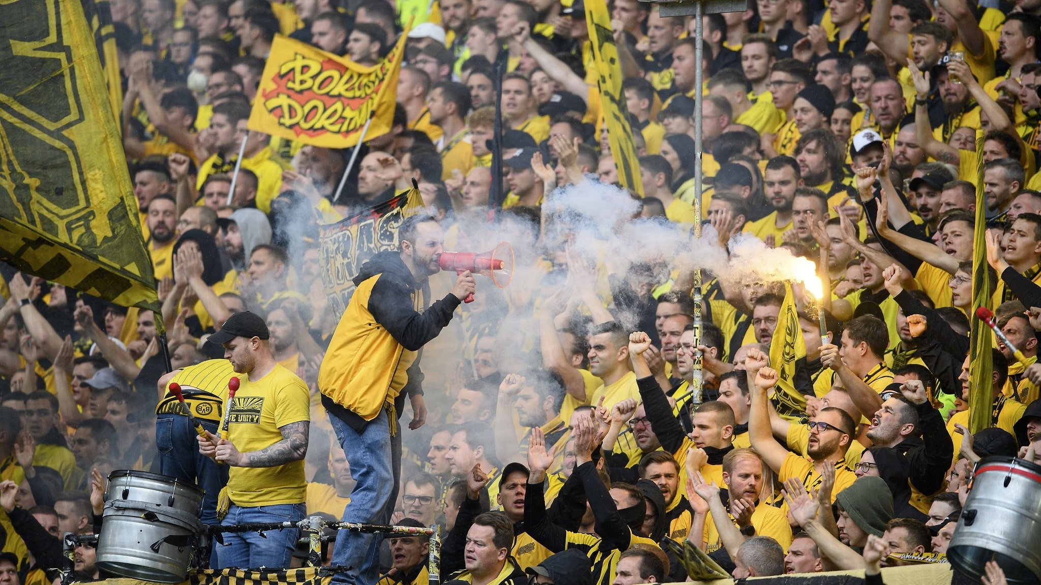 Fankurve des BVB beim Revierderby in Dortmund 2022
