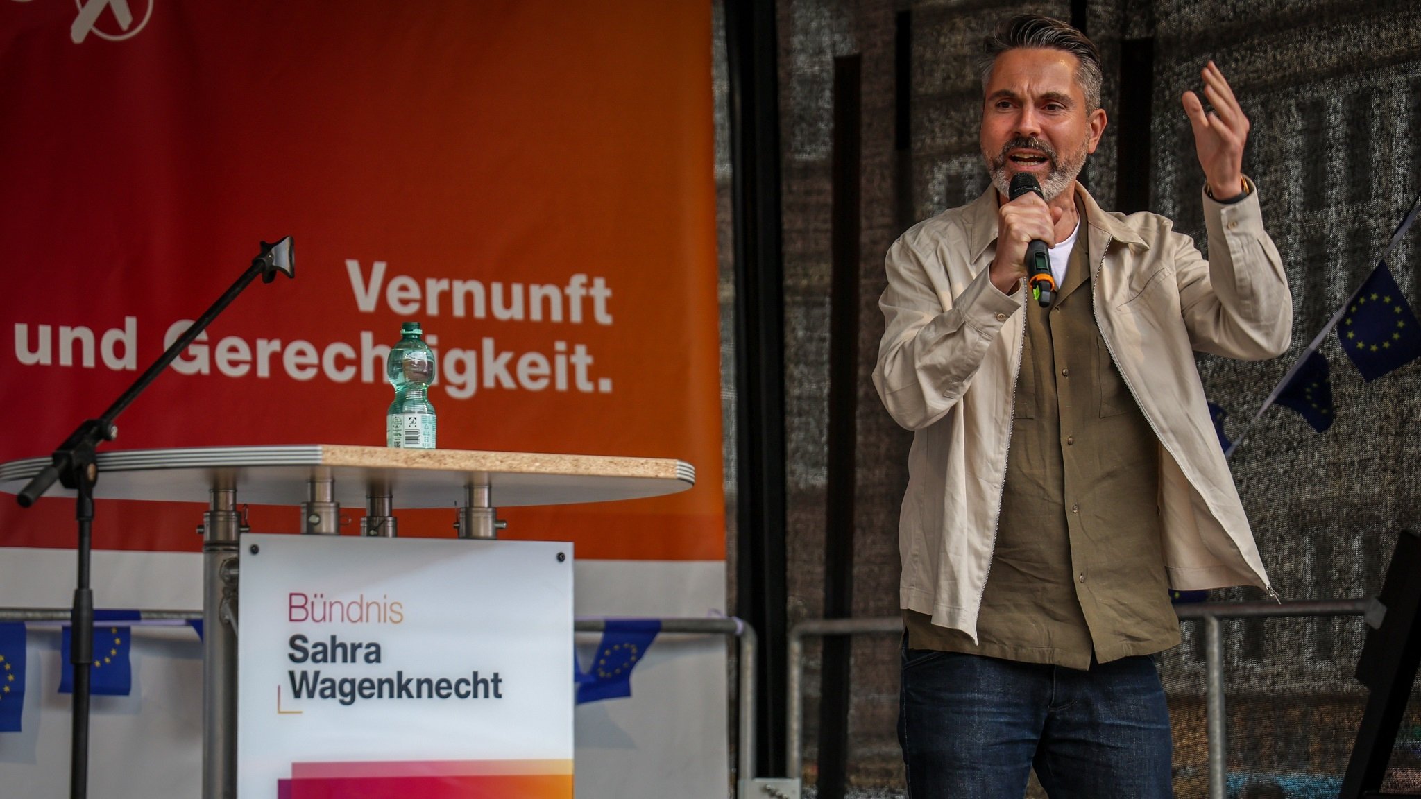 Fabio De Masi bei einer BSW-Wahlkampfveranstaltung in Bremen