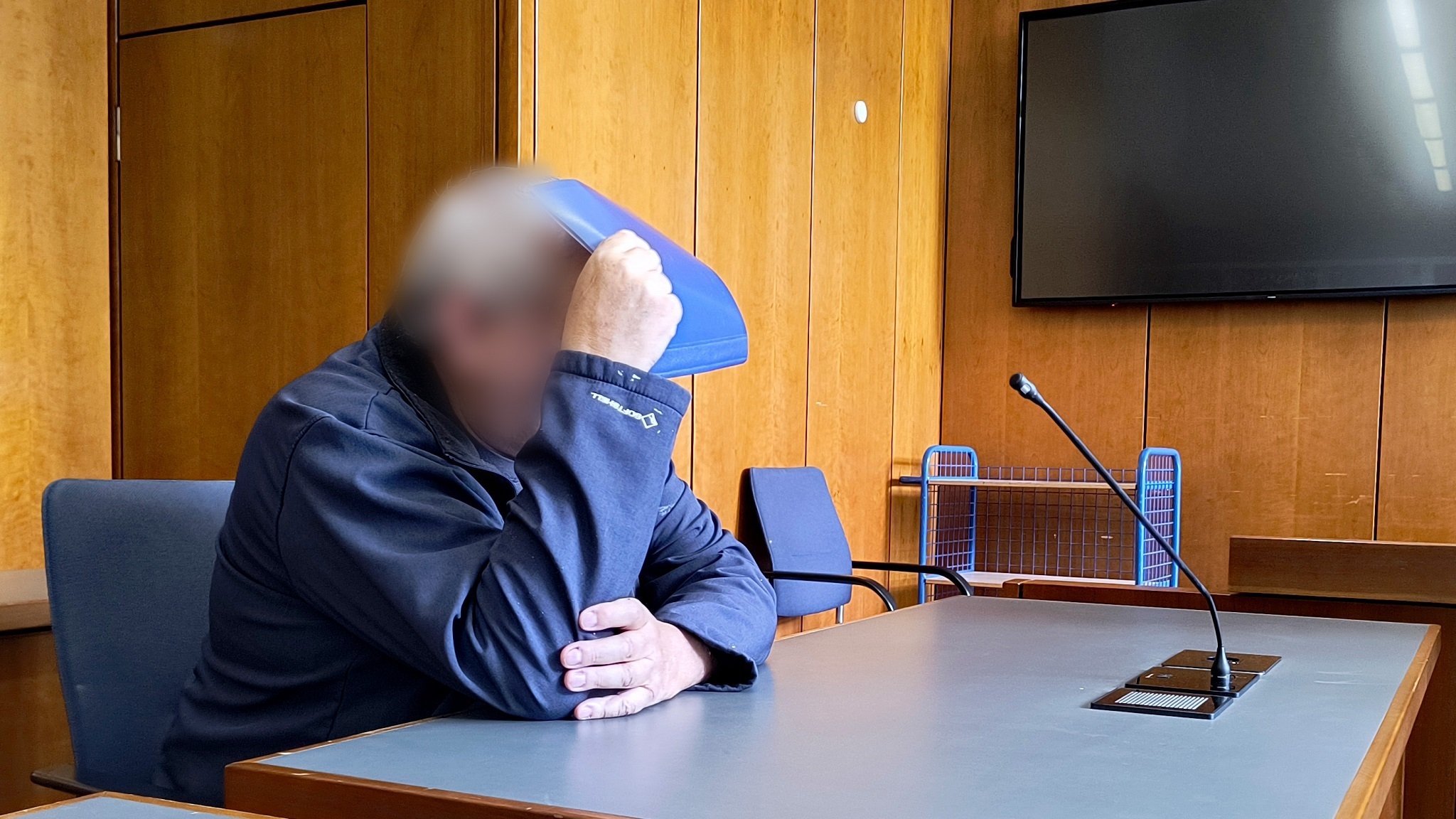 Der Angeklagte im Amtsgericht Göttingen