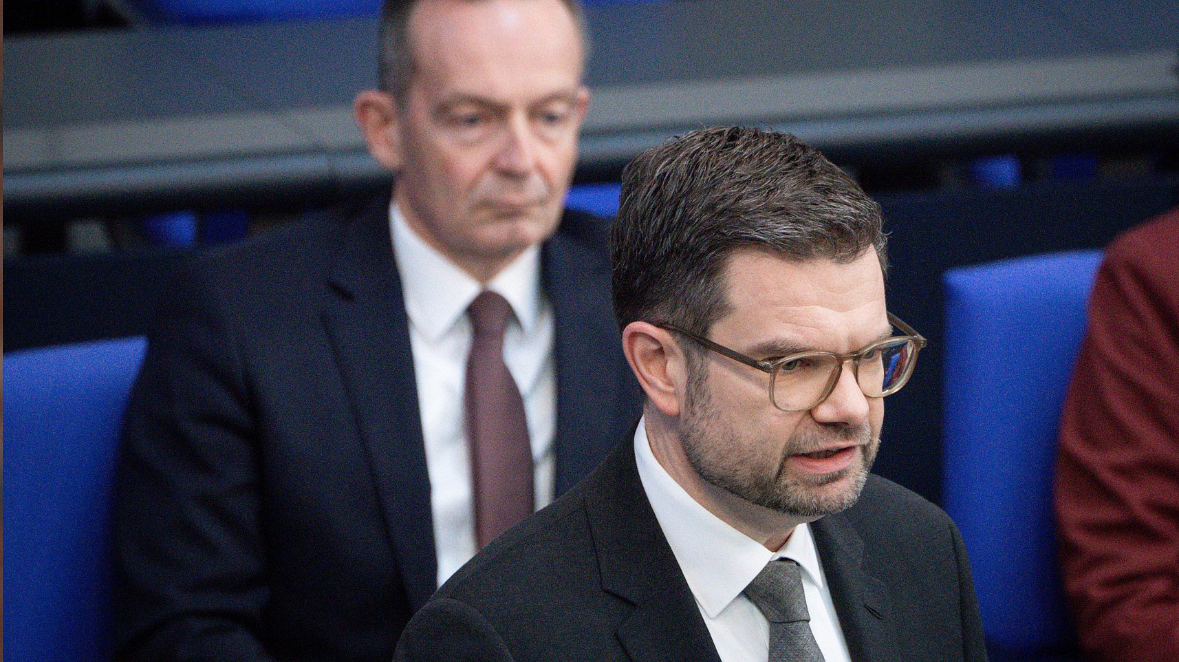 Marco Buschmann Bundesjustizminister (FDP) gemeinsam mit Volker Wissing Bundesverkehrsminister (FDP) bei der Befragung der Bundesregierung bei der 130. Sitzung des Deutschen Bundestag in Berlin, 18.10.2023